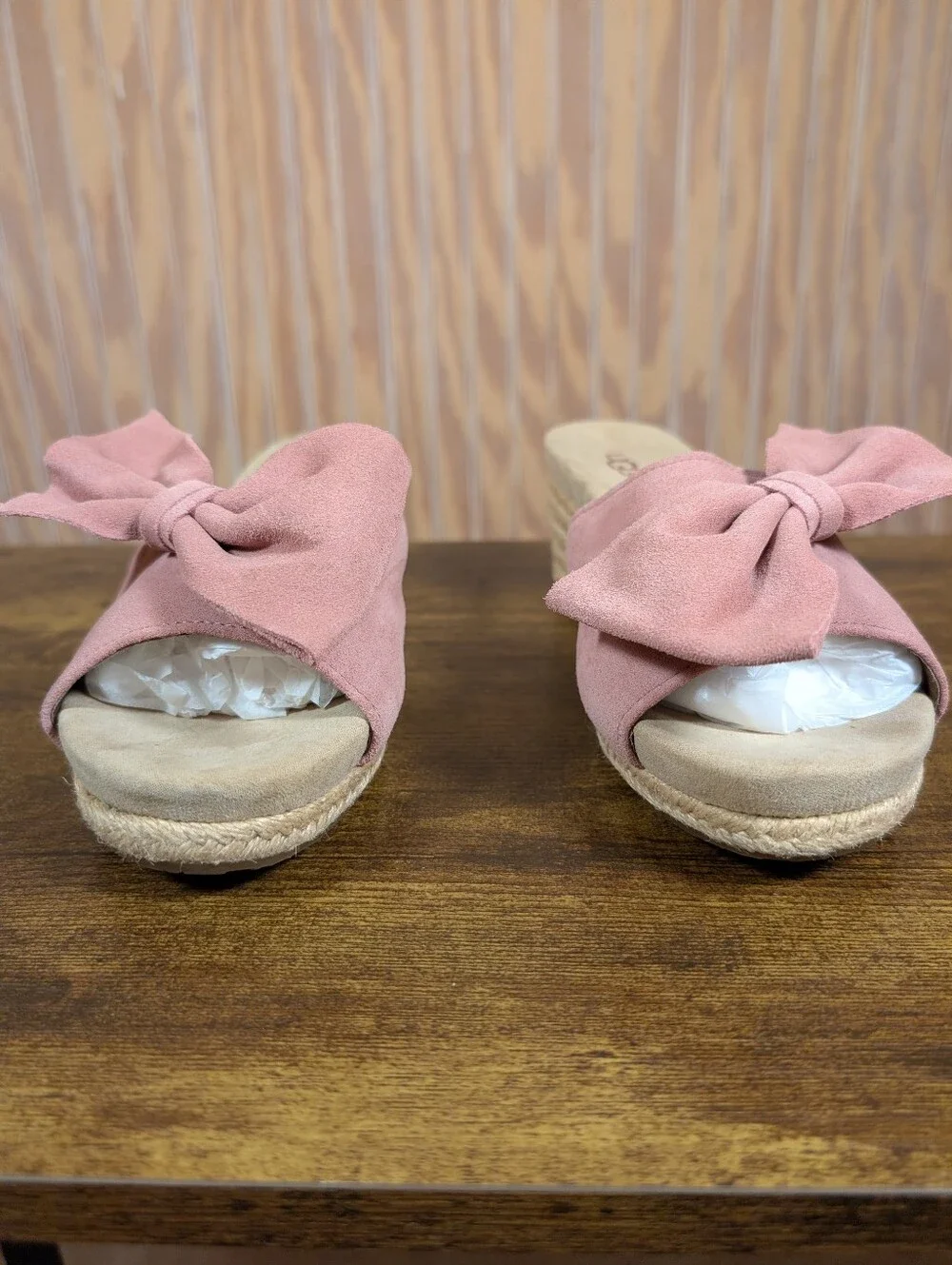 UGG Women’s Size 9.5 Dusty Rose Pink Suede Bow Jaycee Wedge Slides